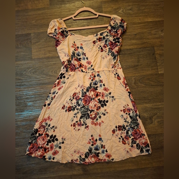 Angie Off The Shoulder Floral Cottage Dress. - Picture 6 of 8